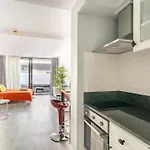 Gorgeous Sea View With Free Parking شقة