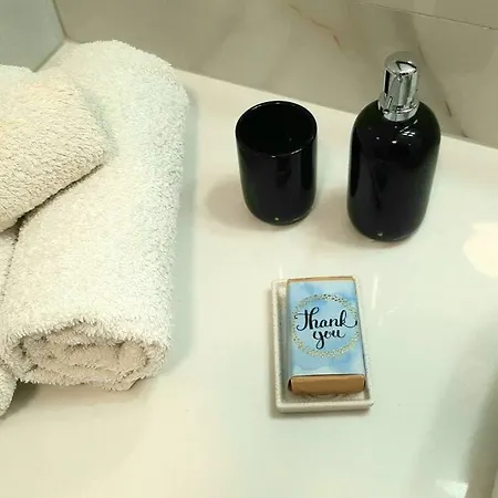 Gorgeous Sea View With Free Parking Appartement *