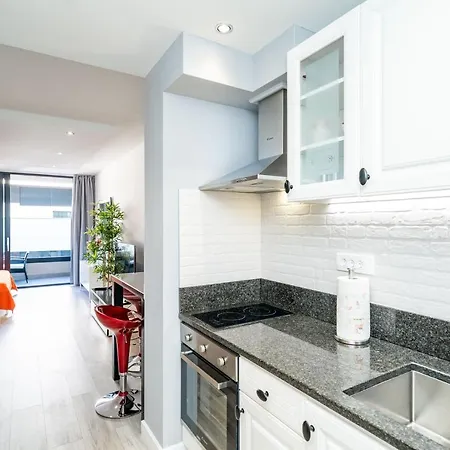 Gorgeous Sea View With Free Parking Appartement *