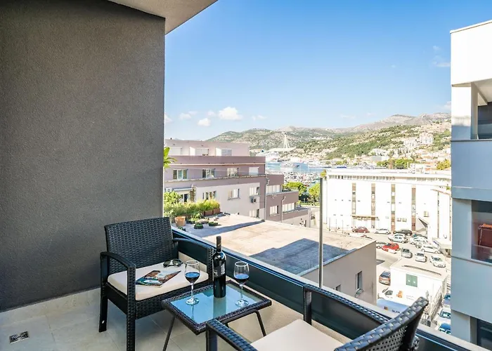 Gorgeous Sea View With Free Parking Appartement