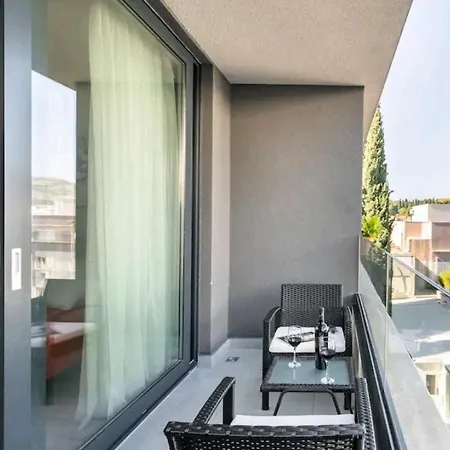 Gorgeous Sea View With Free Parking Apartament